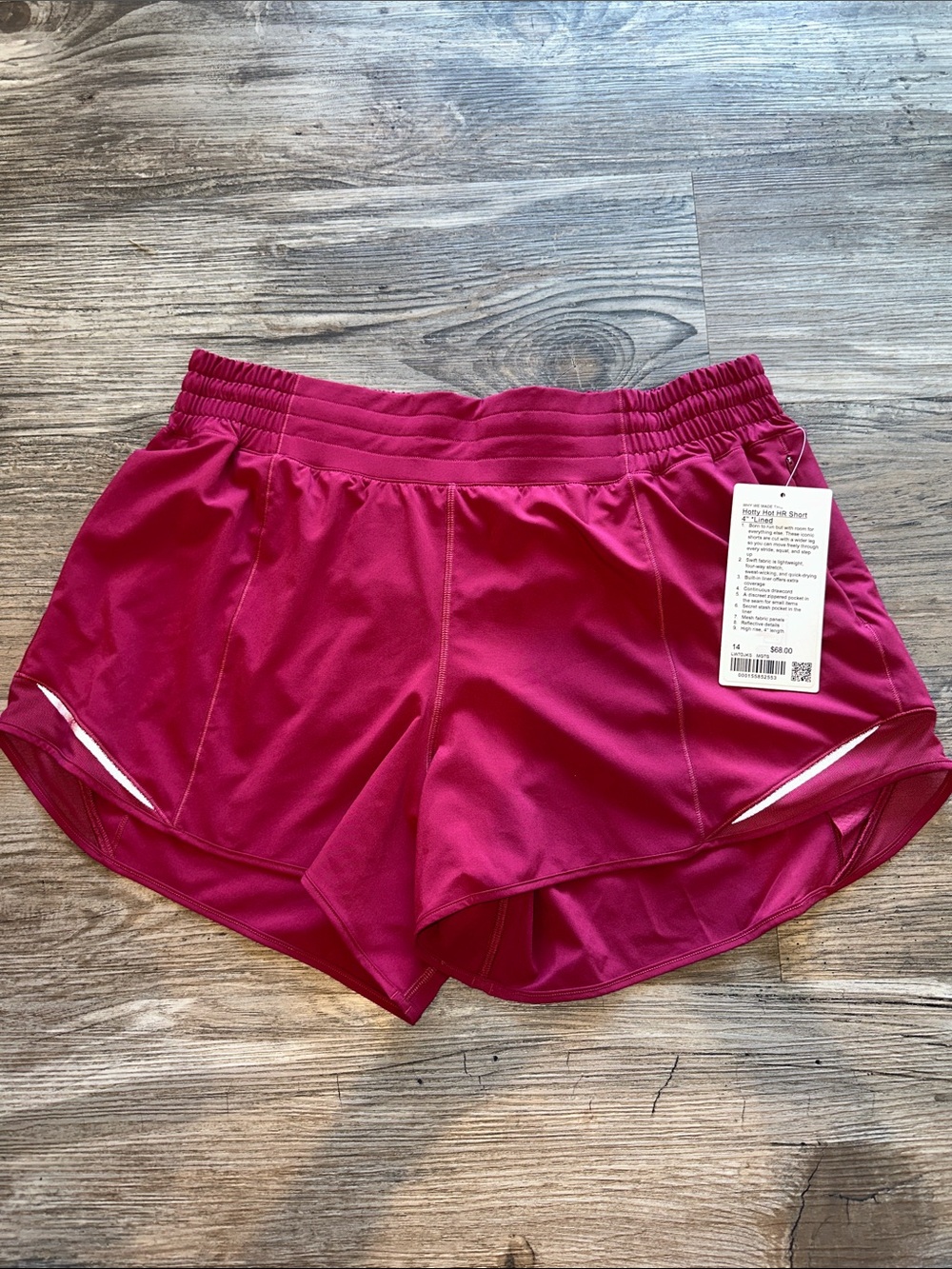 NEW with tags! Lululemon Hotty Hot High-Rise Lined Short 4" Magenta Smoke sz 14